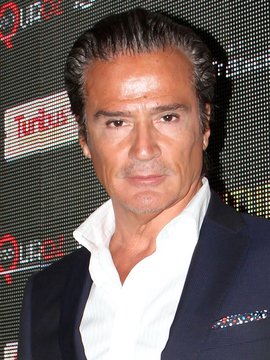 René Casados